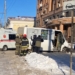 Появилось видео ДТП в центре Омска, на котором маршрутка врезается в 5 иномарок и в дом