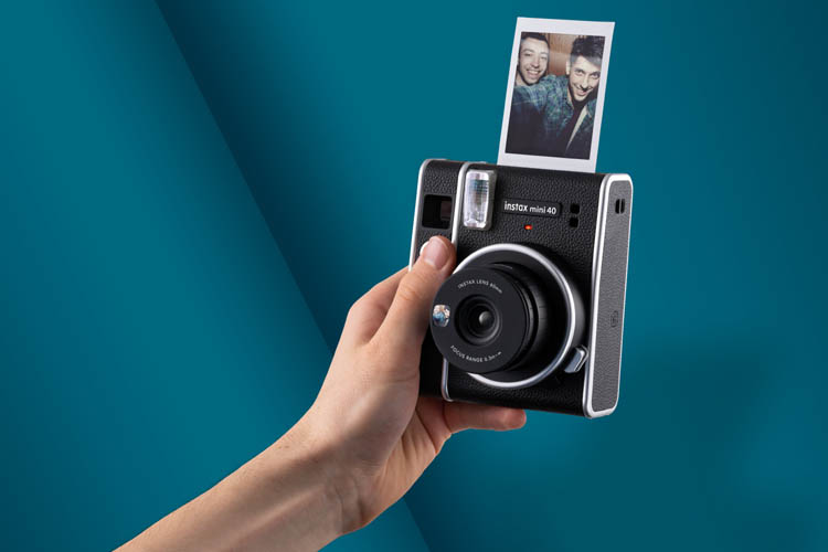 Камера в классическом дизайне Instax mini 40 дополнит линейку устройств моментальной печати от Fujifilm