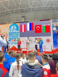 Омич Григорий Белоголов стал чемпионом Европы по тайскому боксу в 11 лет