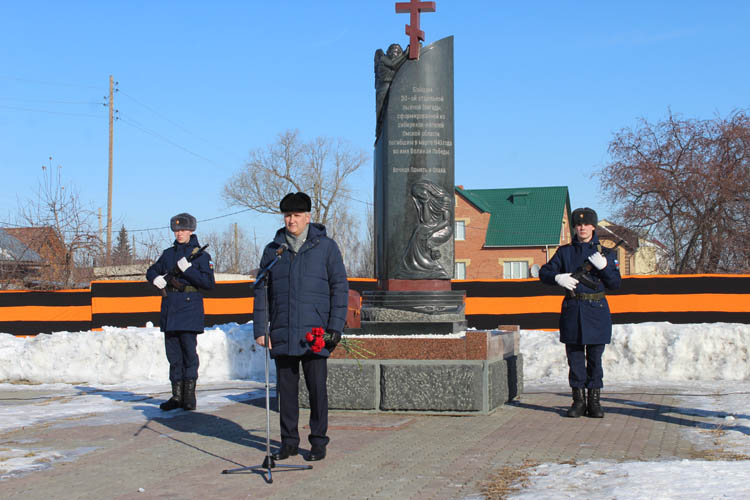 «Снежные призраки» вступили в бой. В Омской области прошла реконструкция событий под Севском