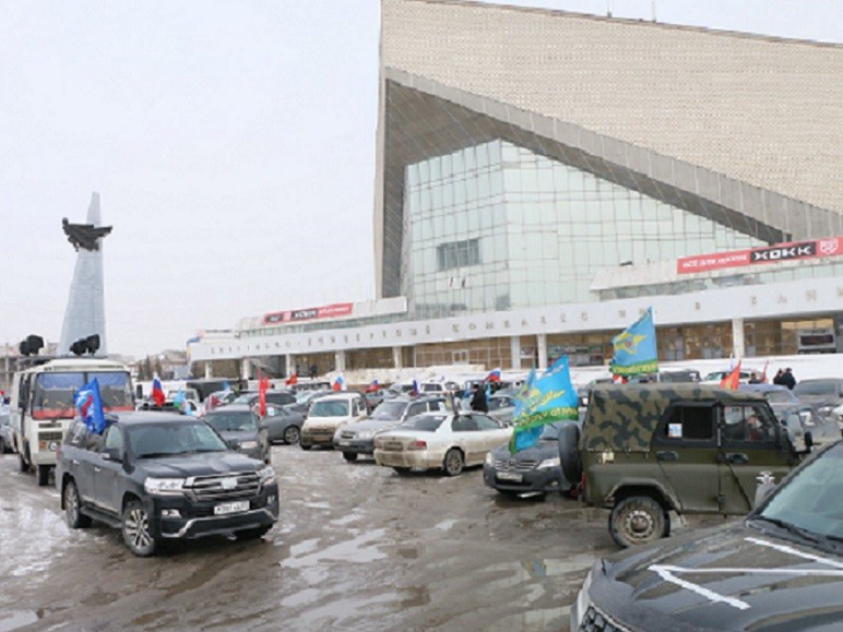 В Омске прошел автопробег в поддержку спецоперации на Украине