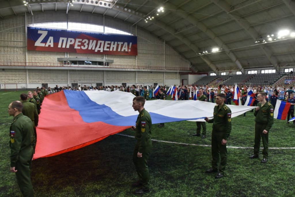 500 омичей стали участниками патриотической акции на «Красной звезде»