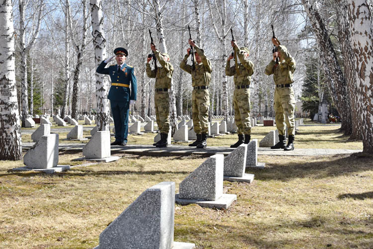 В Омск привезли останки бойца Великой Отечественной войны Ивана Додуха (ФОТО)