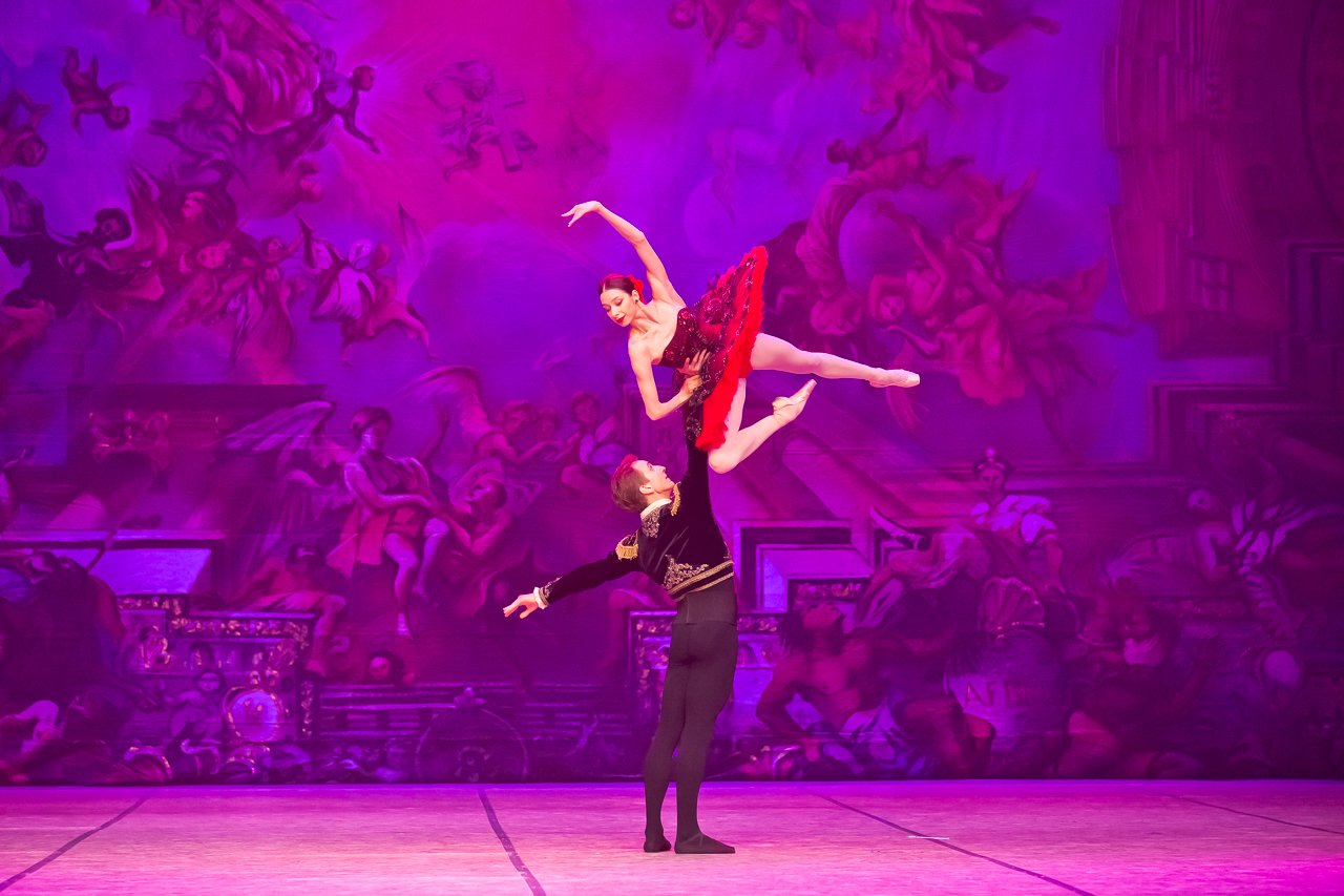 Страсти, сплетни и Французская революция: самые яркие моменты омского Gala Ballet
