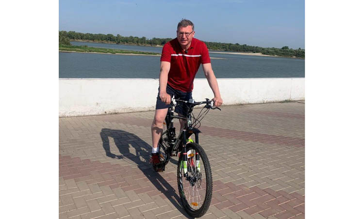 В День защиты детей Александр Бурков поделился воспоминанием о подаренном родителями велосипеде Фото: Телеграм-канал Александра Буркова