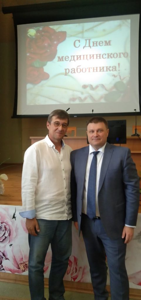 Омские единороссы поздравили медицинских работников с профессиональным праздником