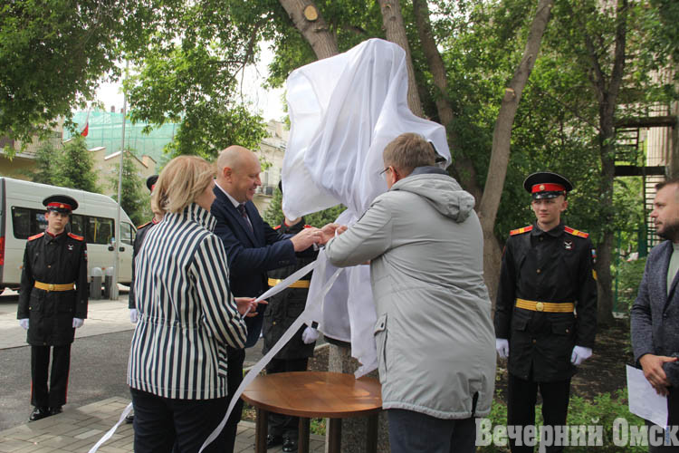 В Омске установили бюст выдающегося ученого Михаила Певцова (ФОТО)