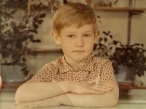 Самое счастливое время на свете: мы нашли детские фото известных омичей и попросили их рассказать о своем детстве   