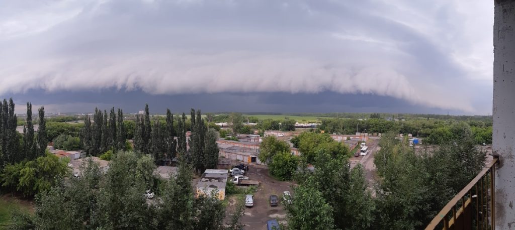 7 фото вчерашней непогоды в Омске, глядя на которые хочется спросить: а это точно не фотошоп?