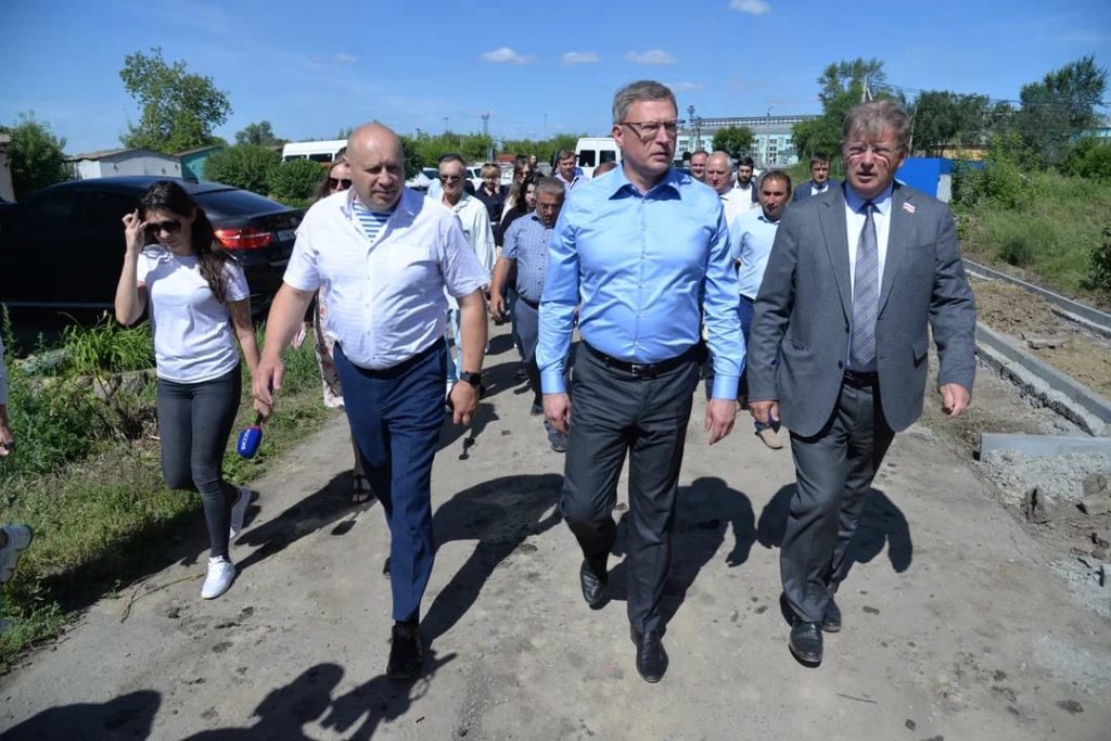 Губернатор Омской области: «Все идёт слаженно, когда депутаты, население и местная власть работают вместе»