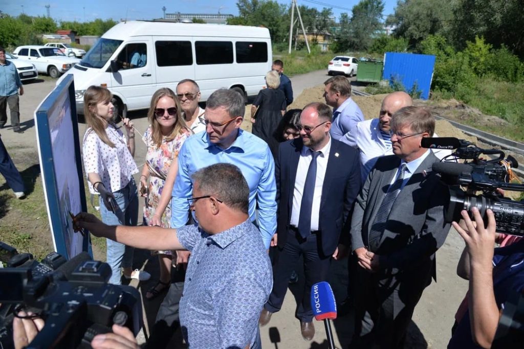 Губернатор Омской области: «Все идёт слаженно, когда депутаты, население и местная власть работают вместе»