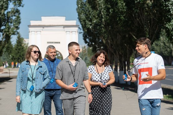 Для омичей проводят литературные экскурсии по городу при поддержке ОНПЗ Фото: Омский НПЗ