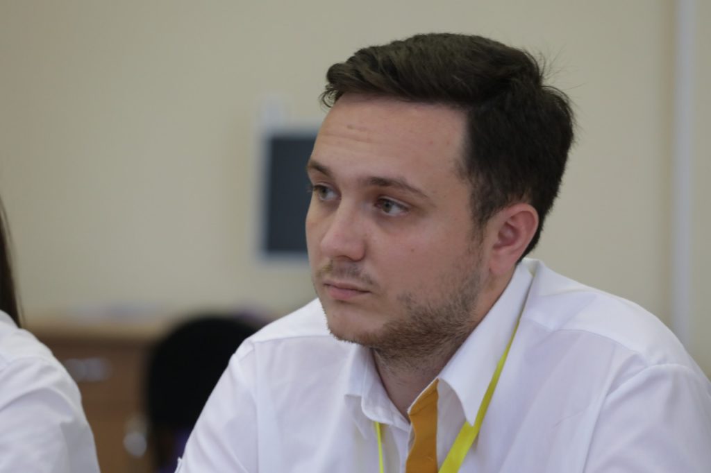 Анна Кузнецова поддержала идею сделать горячее питание бесплатным и в средней школе