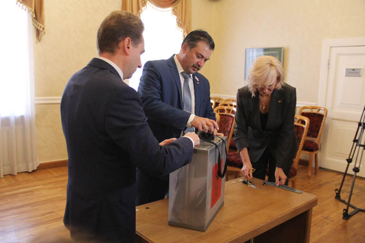 Председателем Омского горсовета выбрали Владимира Корбута (ФОТО)