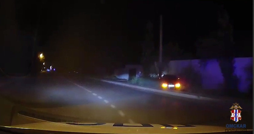 В Омске пьяный подросток на папином «БМВ» устроил гонки с автоинспекцией и оказался в кювете (ВИДЕО) Фото: скриншот с видео УГИБДД УМВД России по Омской области