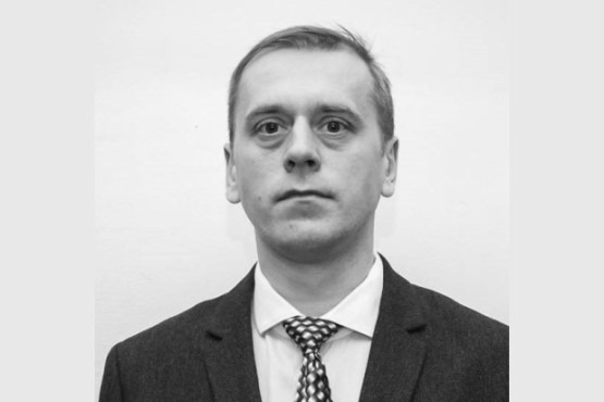 Александр Бурков посмертно наградил погибшего омского водолаза Фото: министерство региональной безопасности Омской области