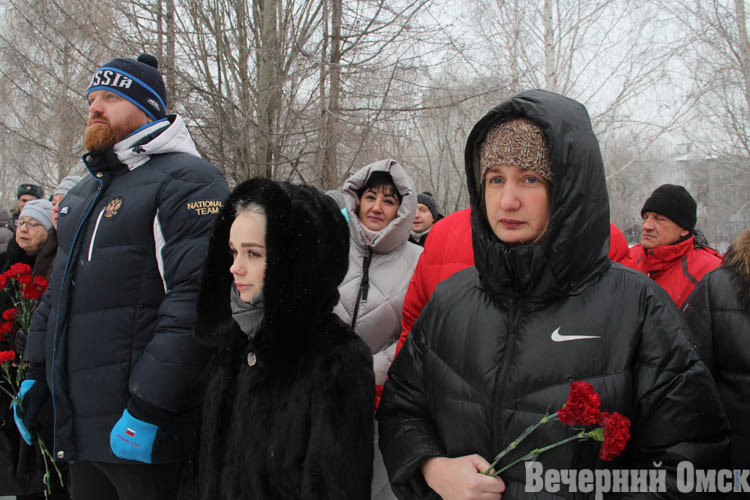 В омской школе № 44, где учился погибший герой Артём Салугин, открыли мемориальную доску (ФОТО)