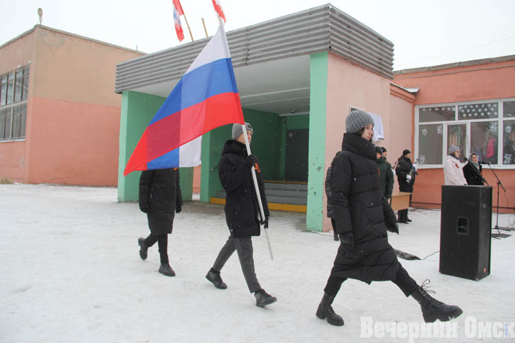 В омской школе № 44, где учился погибший герой Артём Салугин, открыли мемориальную доску (ФОТО)