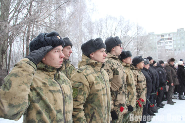 В омской школе № 44, где учился погибший герой Артём Салугин, открыли мемориальную доску (ФОТО)