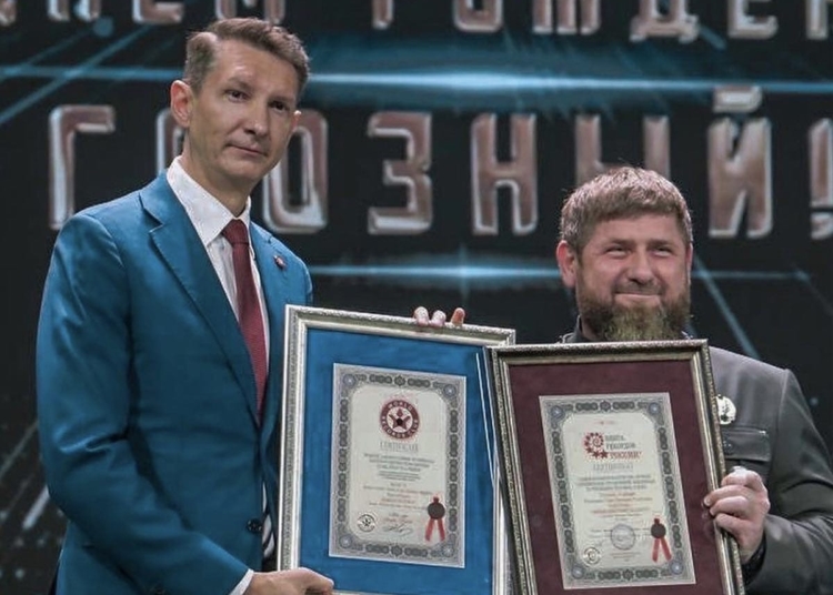 Самая длинная фата и тыц-тык по клавиатуре: 10 омичей, которые попали в Книгу рекордов России