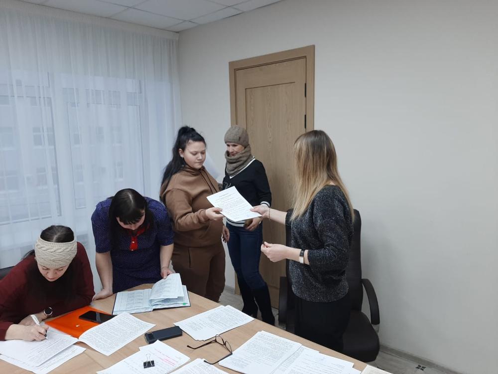 В декабре ещё 100 омских детей-сирот получат жилищные сертификаты Фото: правительство Омской области