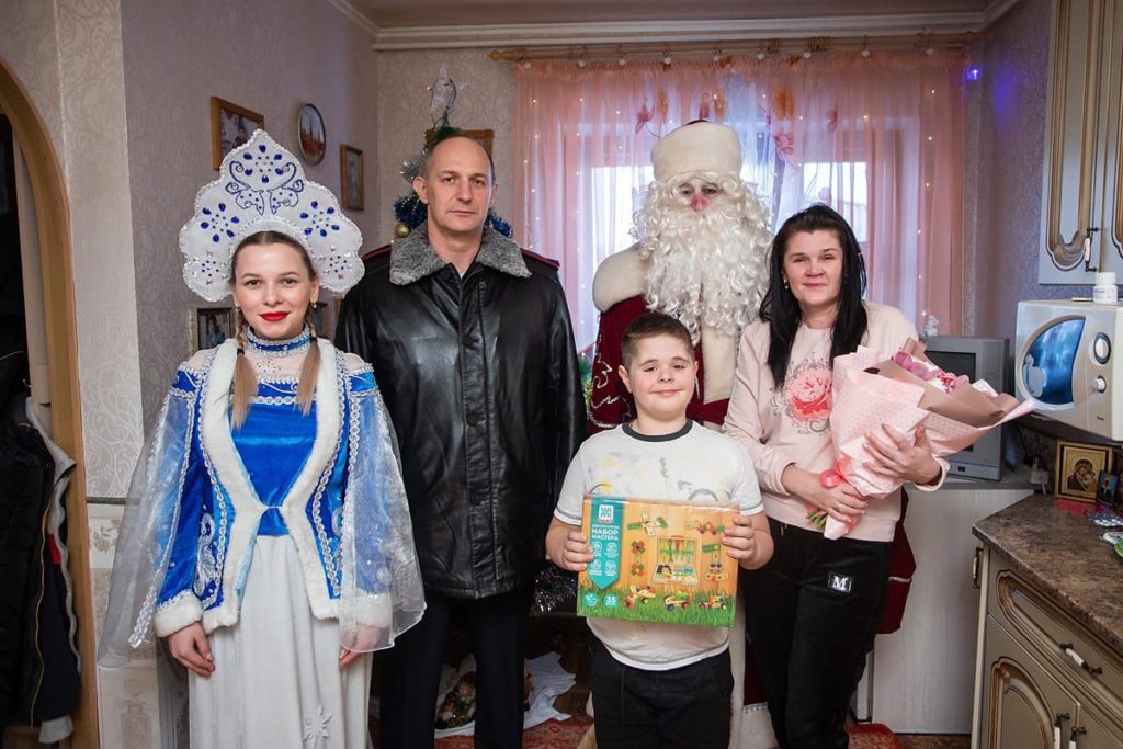 Дед Мороз в погонах исполнил мечту 9-летнего мальчика из Омской области