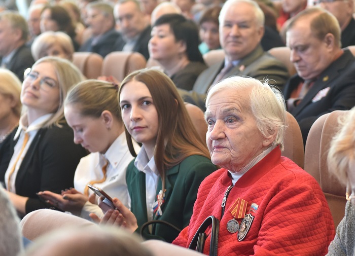 В Омске прошел патриотический форум «Искра»