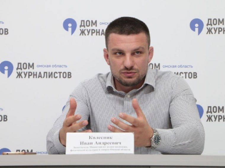 Заместитель председателя Законодательного собрания Омской области Александр Артемов: «Есть крайняя необходимость в вязании маскировочных сетей» Заместитель председателя Законодательного собрания Омской области Александр Артемов: «Есть крайняя необходимость в вязании маскировочных сетей»