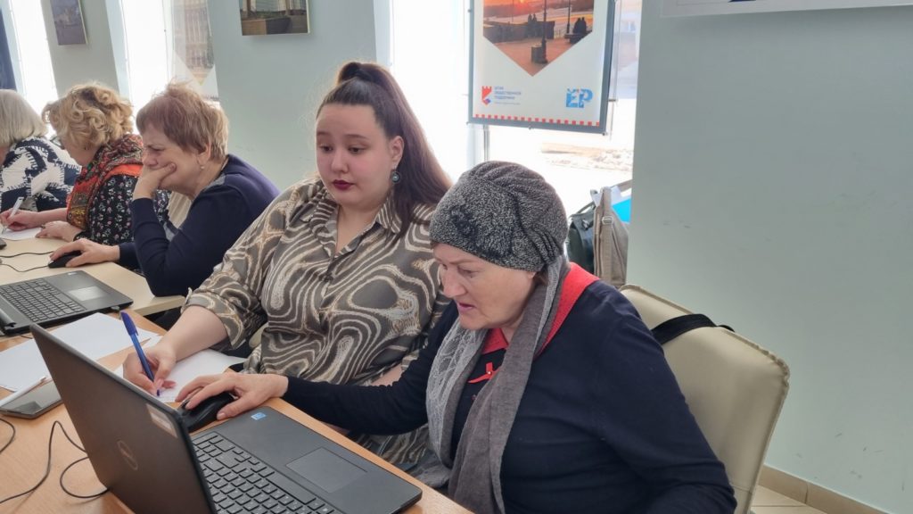 В штабе общественной поддержки провели профтестирование для омичей в возрасте 50+