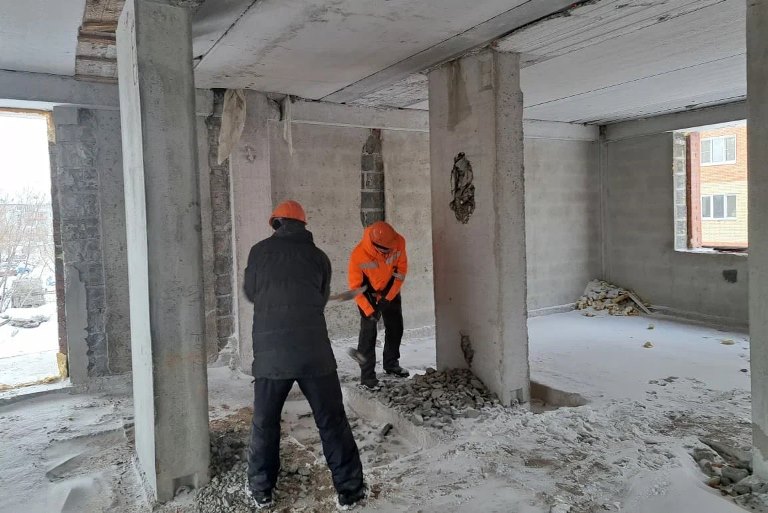 В Омске возобновилось строительство проблемного дома на улице Химиков Фото: министерство строительства Омской области