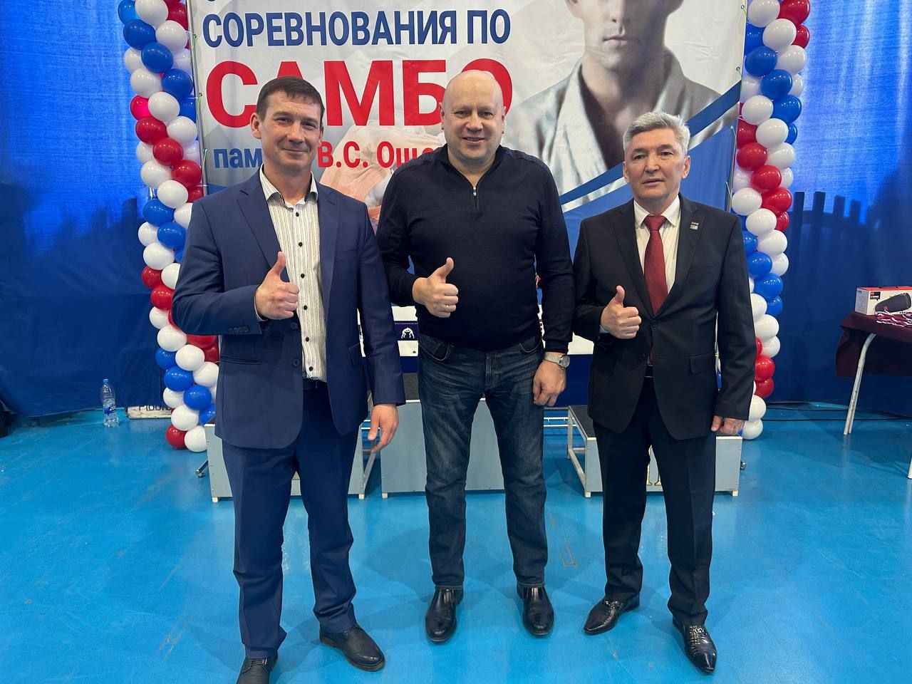 Сергей Шелест посетил турнир по самбо памяти Василия Ощепкова, проходящий в Омске Фото: телеграм-канал Сергей Шелеста