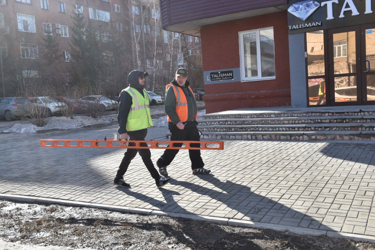 В Омске комиссия проверяет состояние гарантийных дорог, чтобы заставить подрядчиков устранить дефекты (ФОТО)