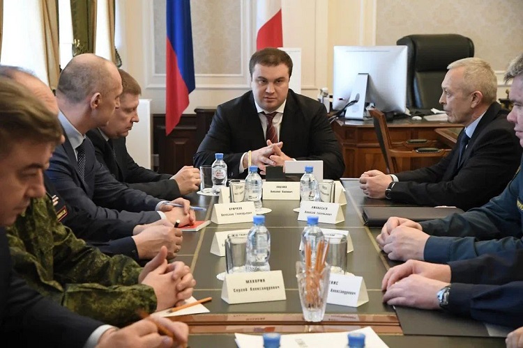 Глава Омского региона Виталий Хоценко встретился с силовиками Фото: omskportal.ru