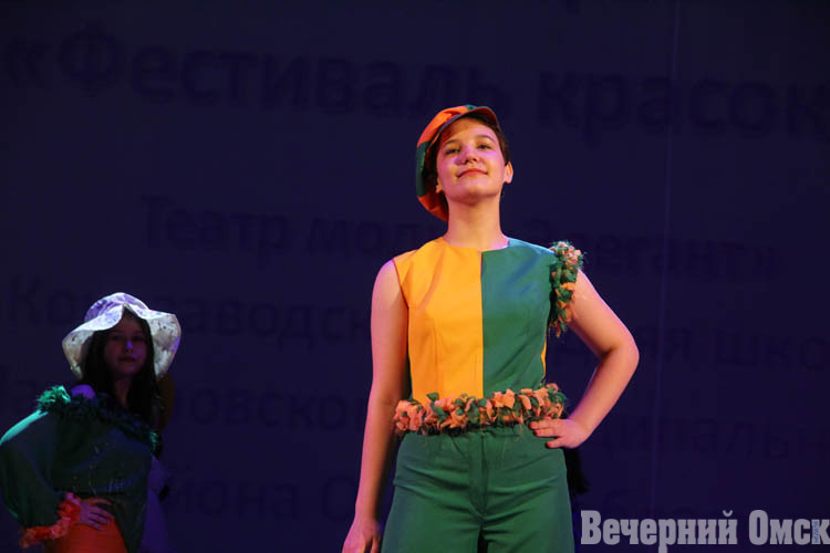 В Омске прошел конкурс театров моды. Вы не поверите, но эти яркие наряды сделаны из мусора и пластика! (ФОТО)