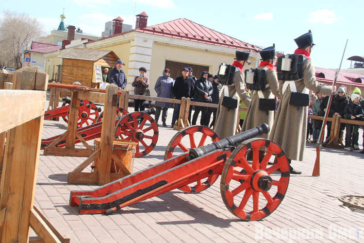 В Омской крепости прошел фестиваль «Сибирские герои Бородинского сражения» (ФОТО)