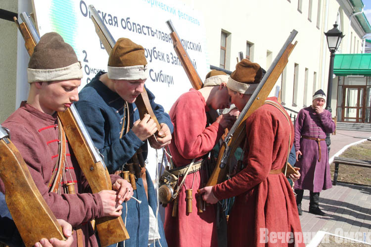 В Омской крепости прошел фестиваль «Сибирские герои Бородинского сражения» (ФОТО)