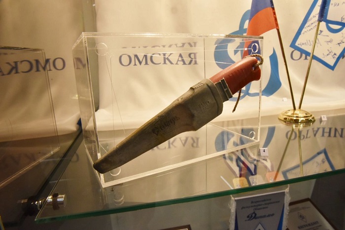Чемпионский пояс Пушницы, нож путешественника и женщины, игравшие в хоккей в начале прошлого века: в Омске открылась выставка «Динамо» – 100 лет побед»