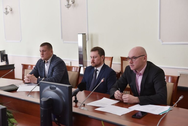 На субботнике в Омске собрали более 7 тысяч кубометров мусора