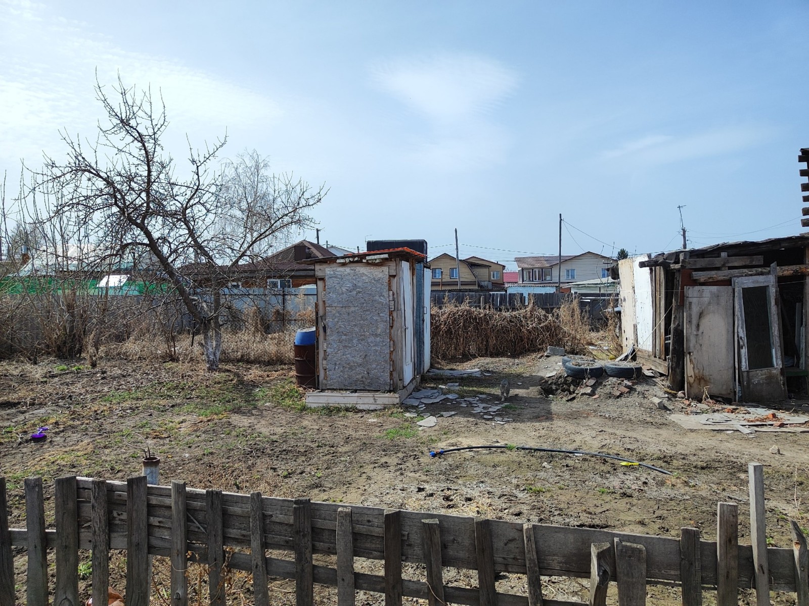 «Лучше в детдом, чем здесь». Девочка-подросток из Омска рассказала об истязаниях отца