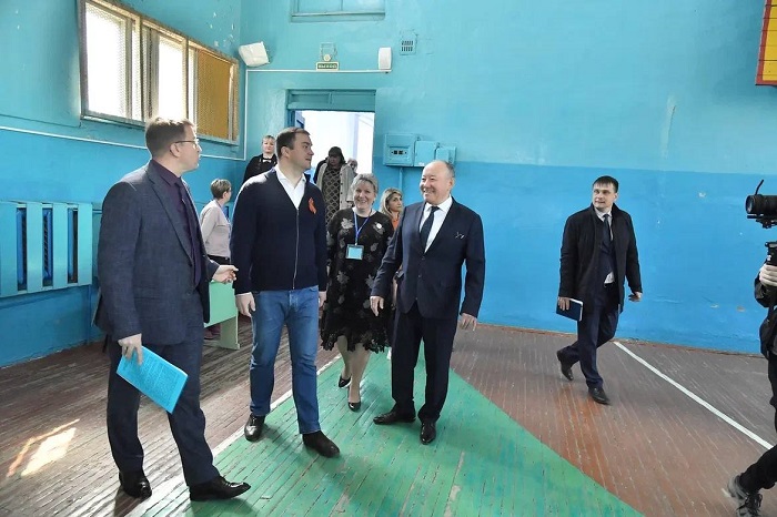 Виталий Хоценко поручил до 1 сентября отремонтировать Любино-Малоросскую врачебную амбулаторию