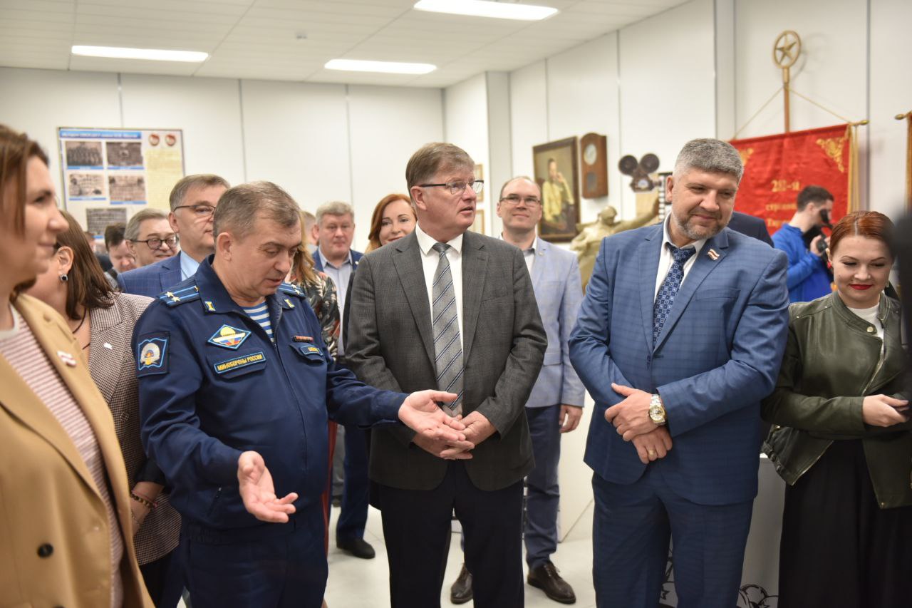 В Омском кадетском корпусе прошло выездное заседание горсовета (ФОТО)