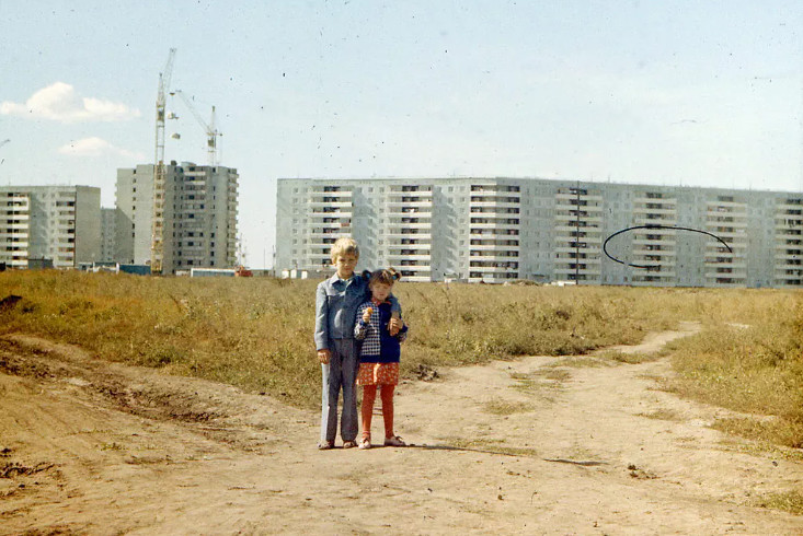 «Ракета» в «Тополином» и «Колизей»: как выглядел Левый берег в 90-е. Рассматриваем архивные фото