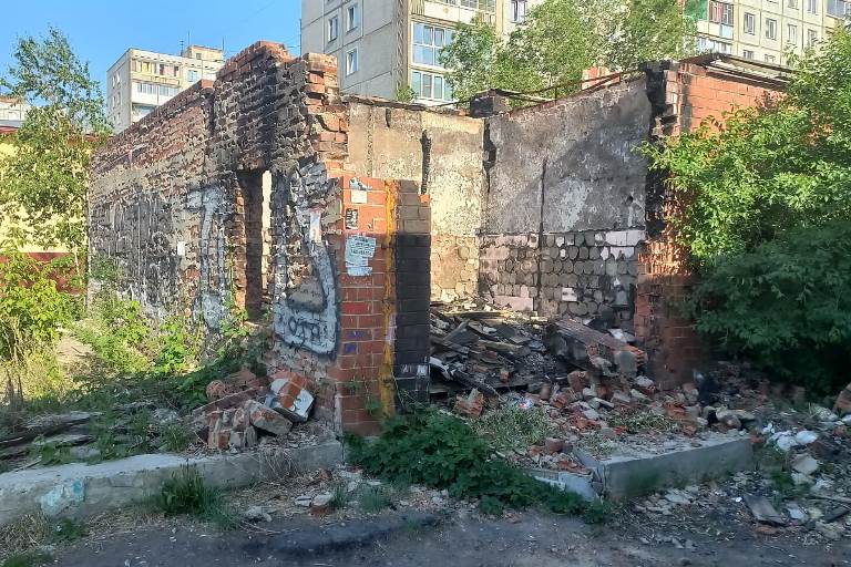 В Омске сносят еще одну самовольную постройку Фото: архив "Вечернего Омска"