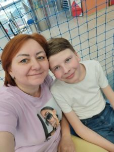 «В агентстве на Рому все косо смотрели». В Омске мальчик с инвалидностью стал моделью