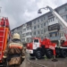 В Омске из-за удара молнии загорелась многоэтажка, площадь пожара превысила 1800 квадратных метров Фото: ГУ МЧС России по Омской области