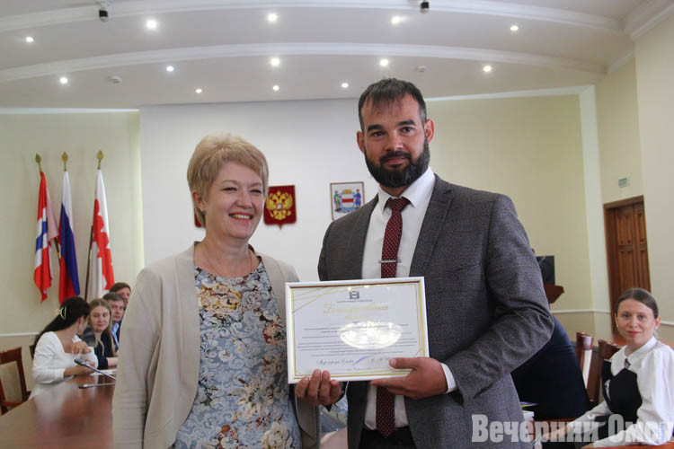 Светить, вдохновлять, созидать: шесть молодых наставников в Омске удостоились премии мэра