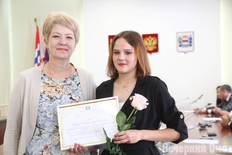 Светить, вдохновлять, созидать: шесть молодых наставников в Омске удостоились премии мэра