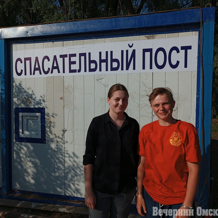 Борется с огнем и водит суда: 19-летняя омичка рассказала, как стала спасателем
