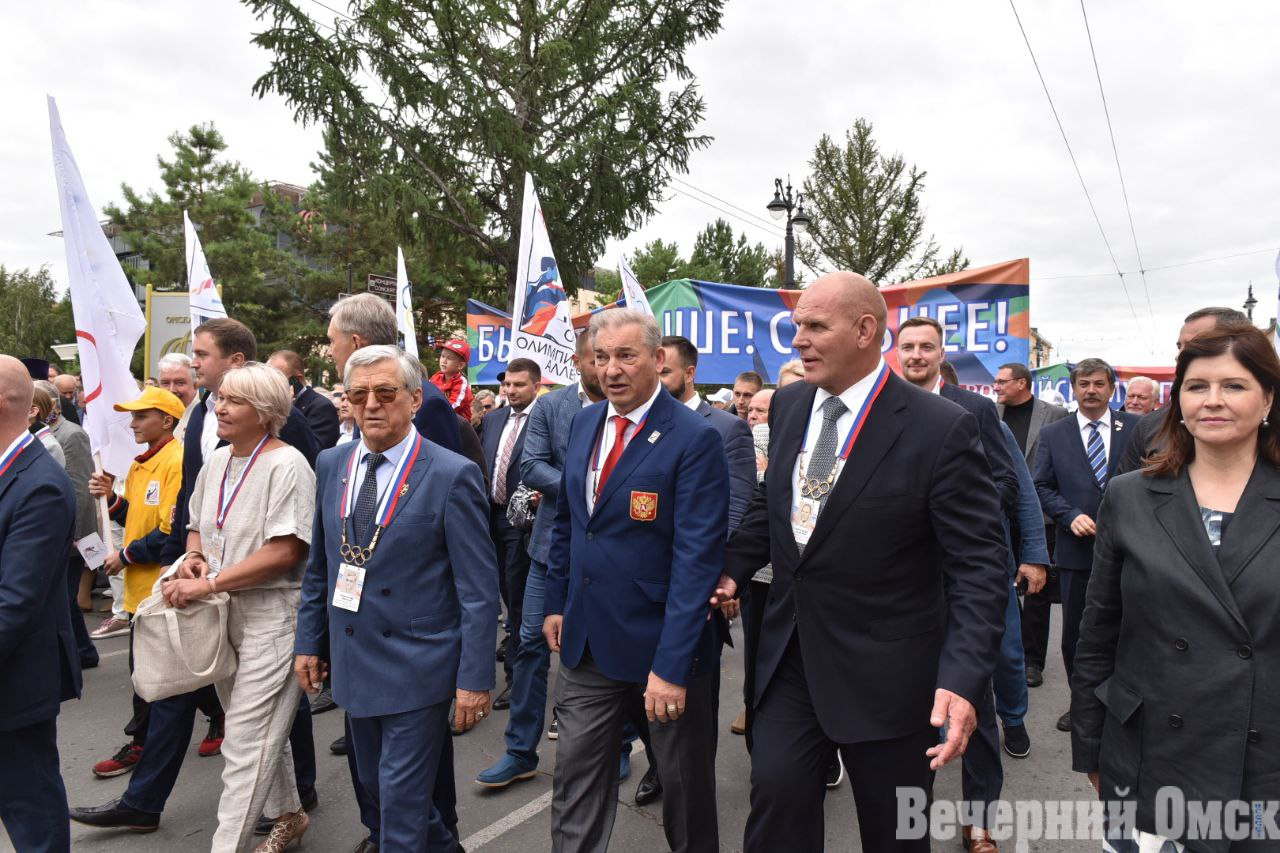 В Омске открыли Аллею олимпийских чемпионов