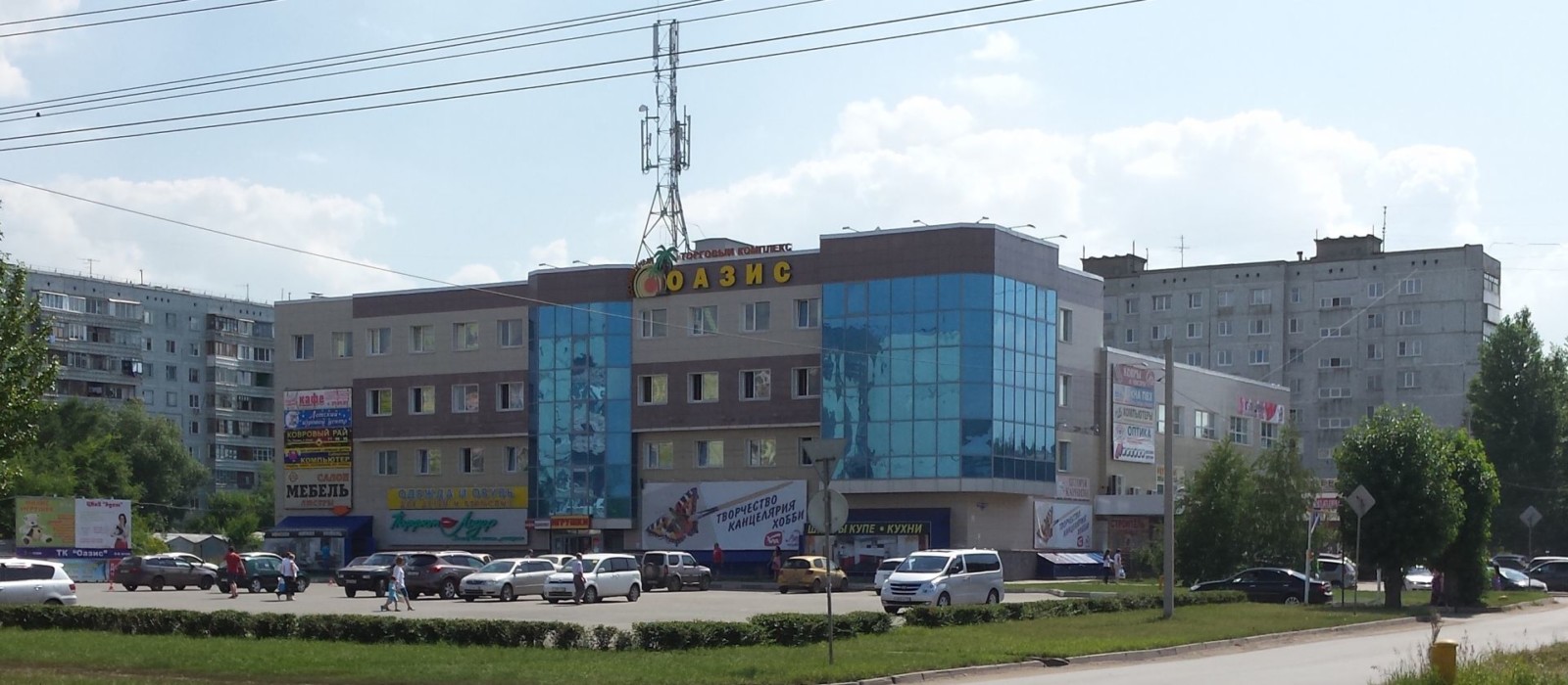 На Левом берегу за 402 миллиона рублей продают торговый центр Фото:oazis55.ru